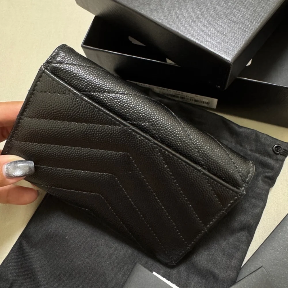 Yves Saint Laurent Monogramme Small Grain De Poudre Envelope Wallet - Picture 3 of 8